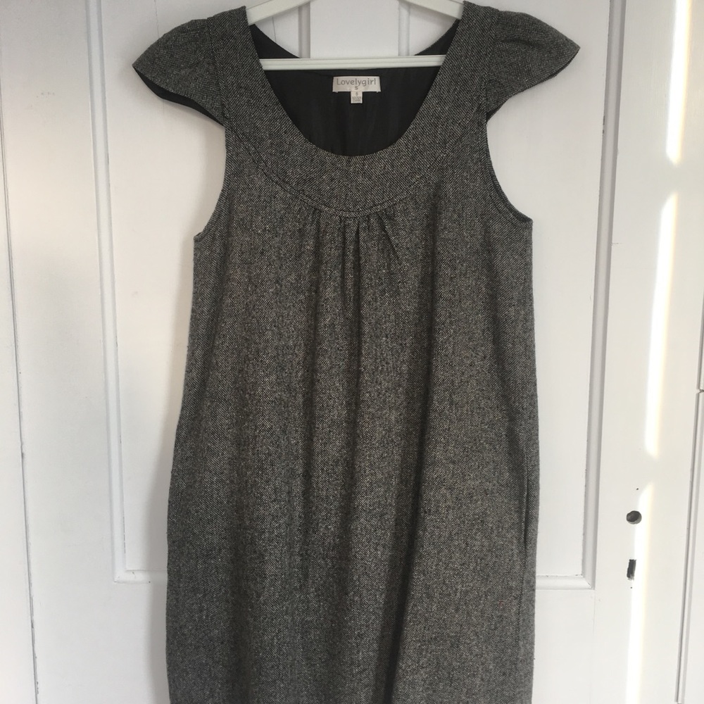 Cap sleeve dress with pockets